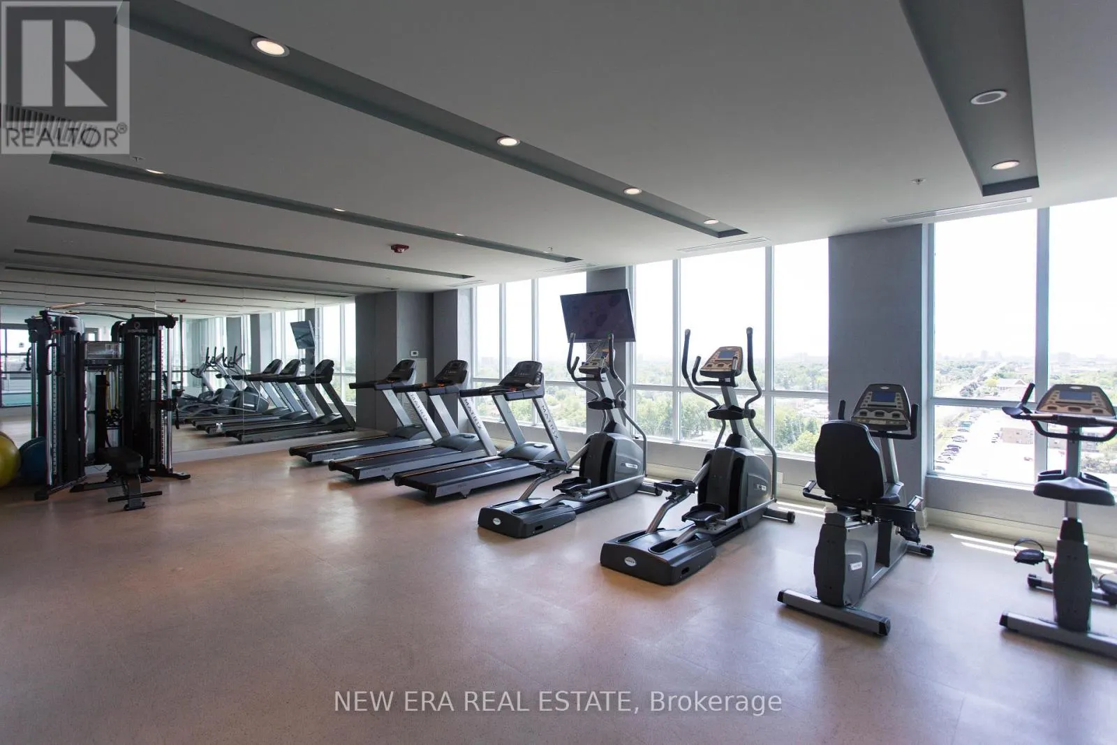 204 - 80 ESTHER LORRIE DRIVE