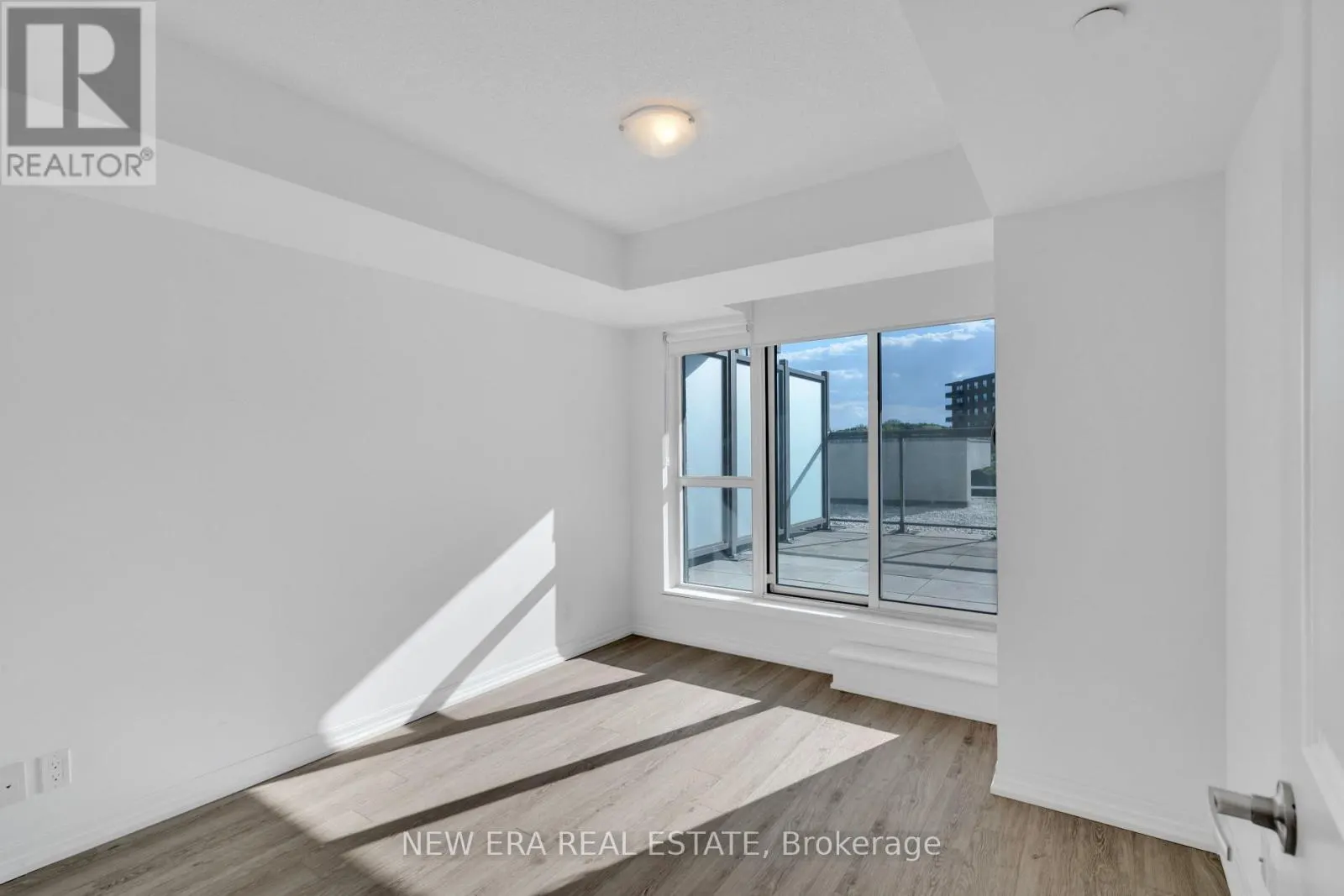 204 - 80 ESTHER LORRIE DRIVE