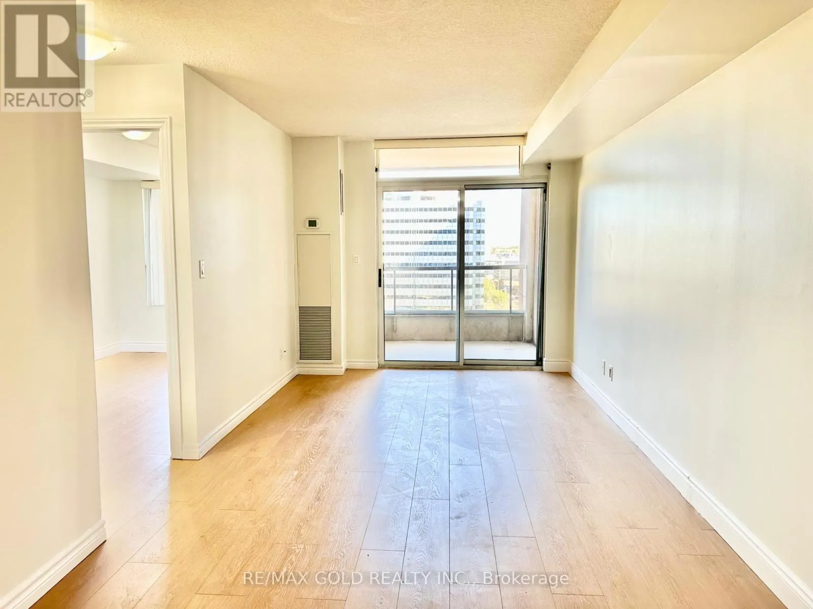 1023 - 3888 DUKE OF YORK BOULEVARD