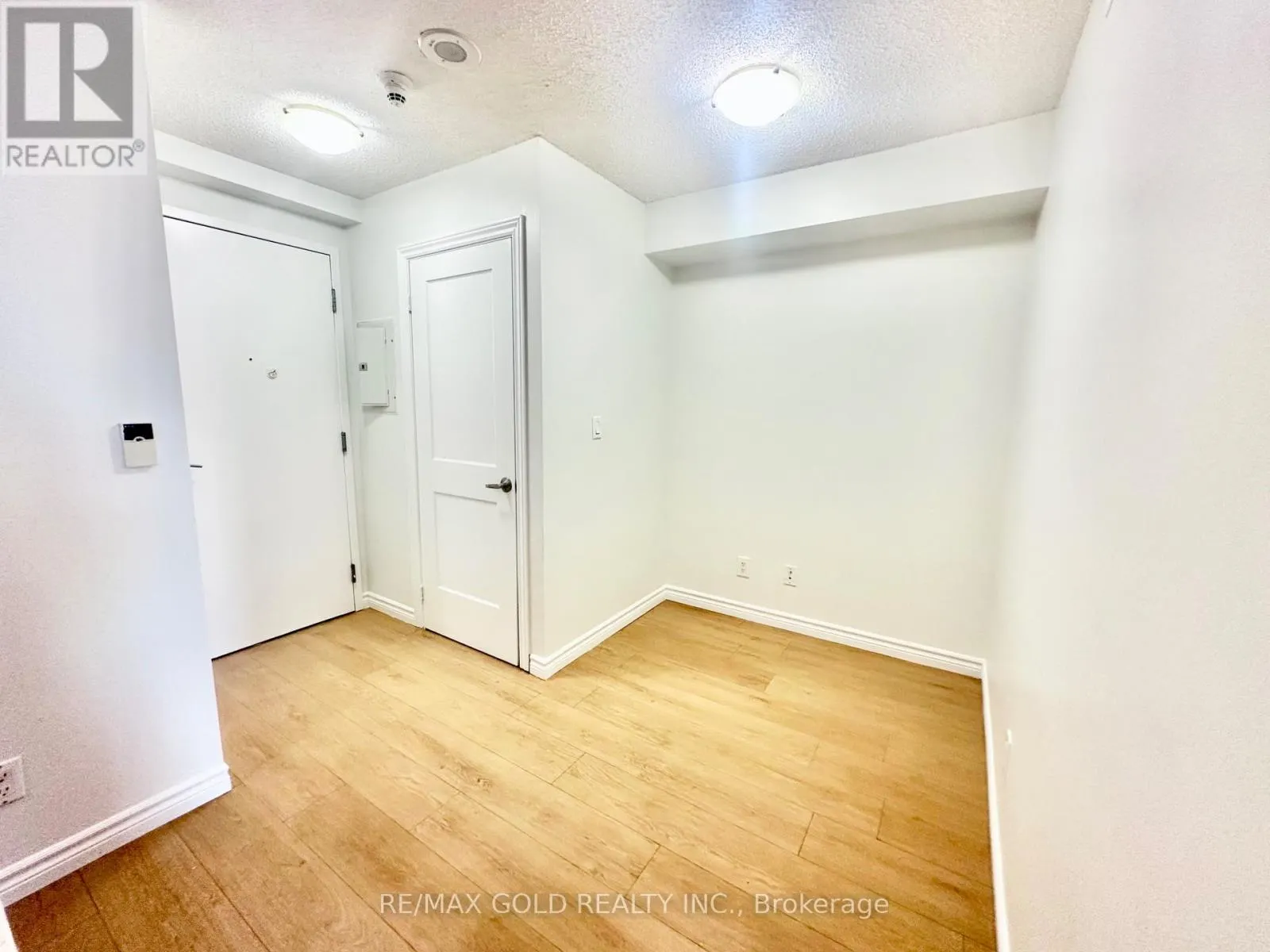 1023 - 3888 DUKE OF YORK BOULEVARD
