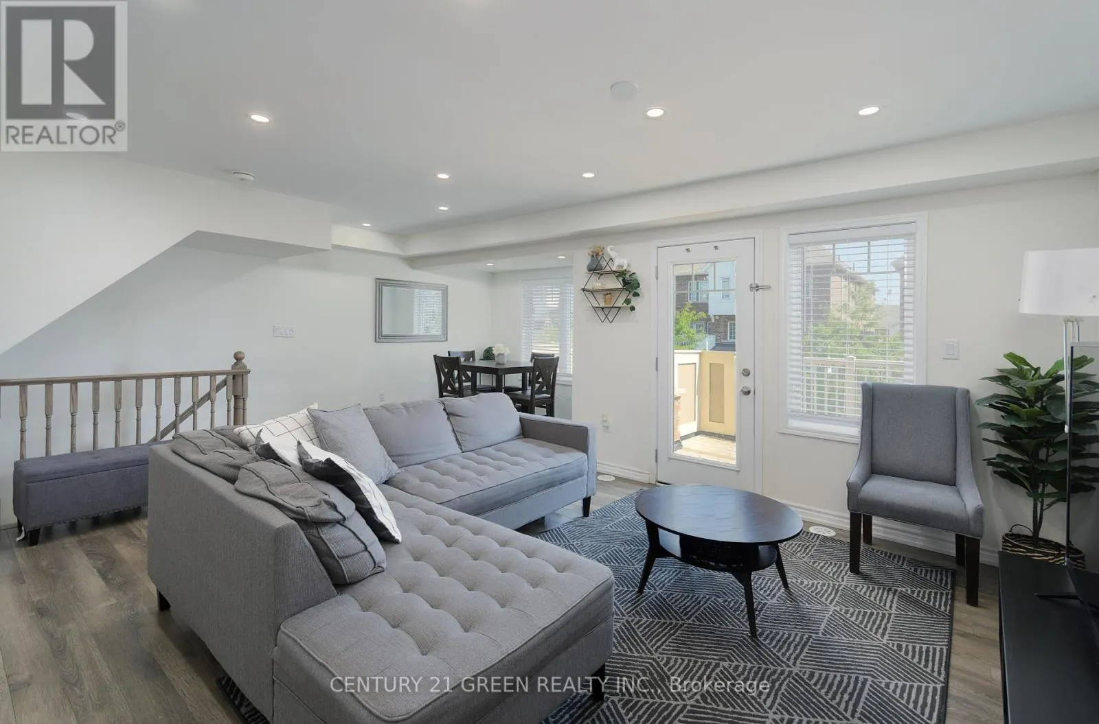 526 ALLPORT GATE