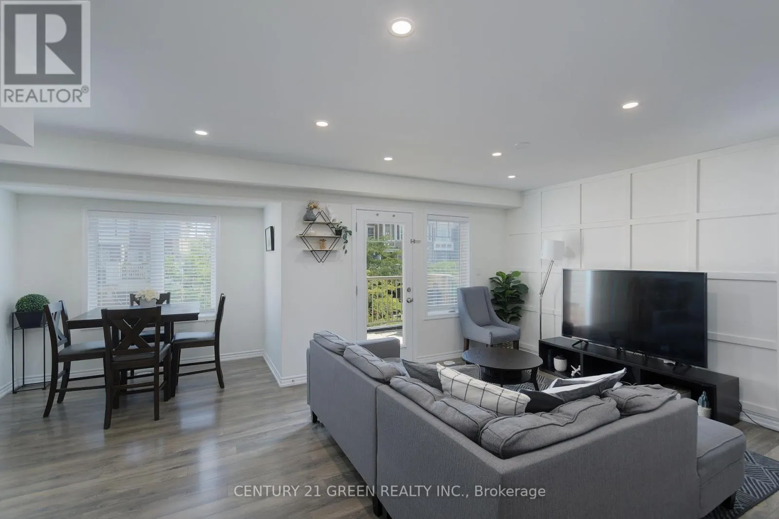 526 ALLPORT GATE
