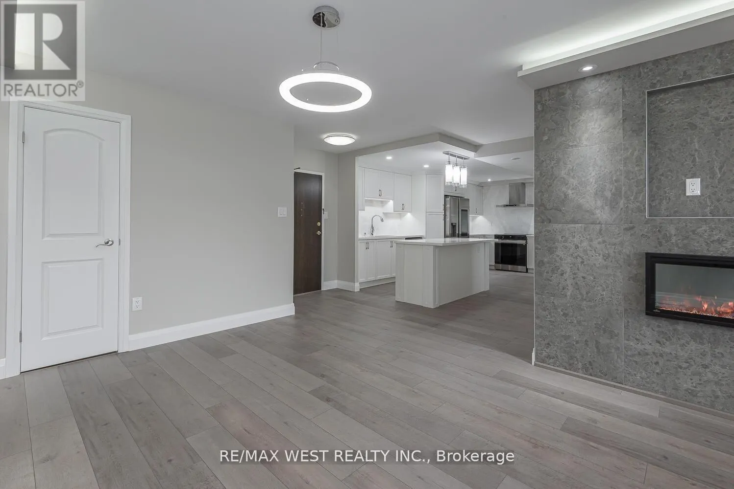 1104 - 820 BURNHAMTHORPE ROAD
