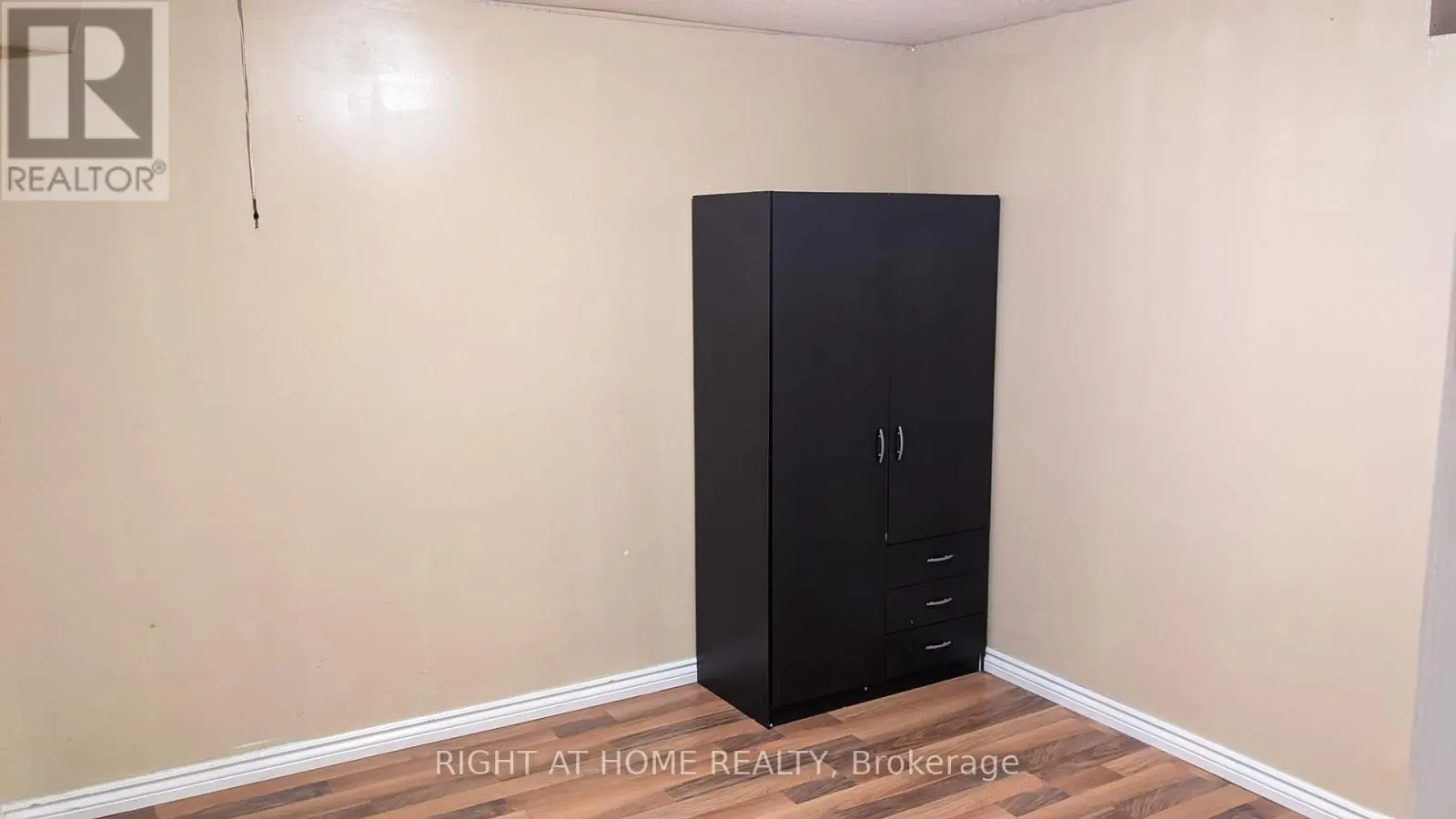 3470 CRIMSON KING CIRCLE