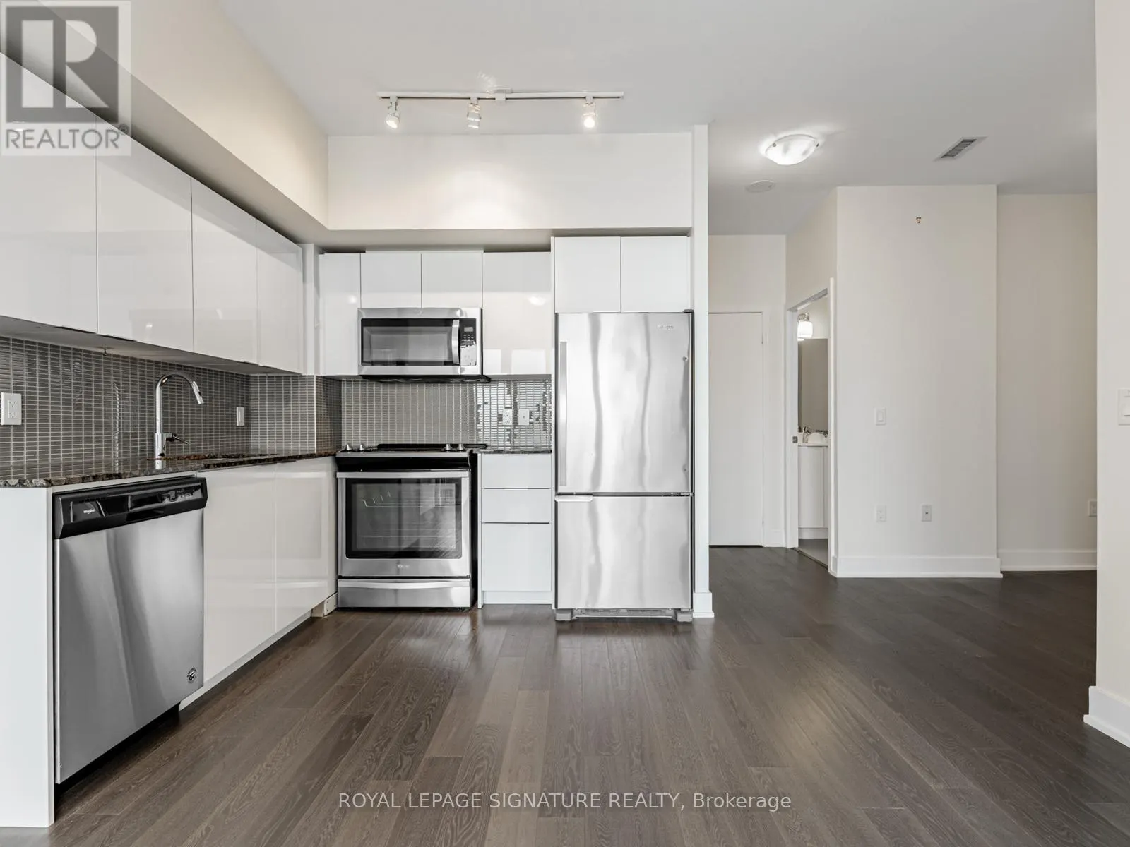 3217 - 30 SHORE BREEZE DRIVE
