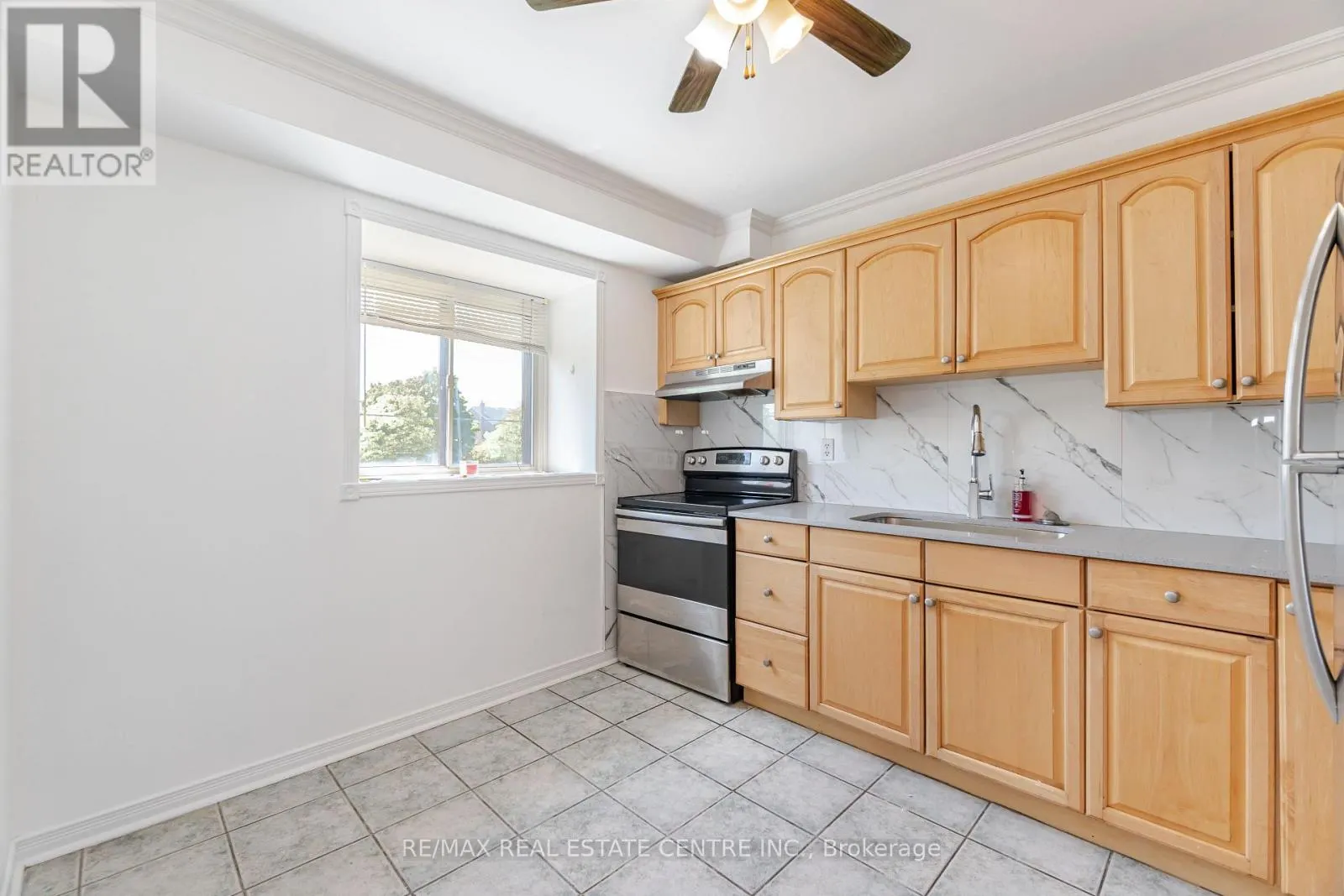 122 MOREGATE CRESCENT