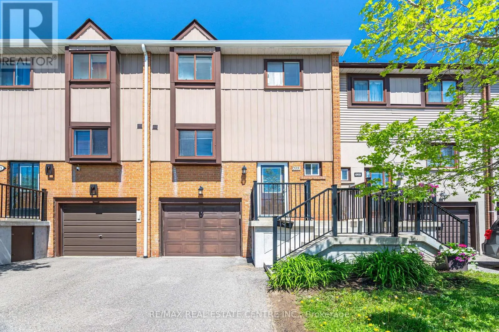 122 MOREGATE CRESCENT