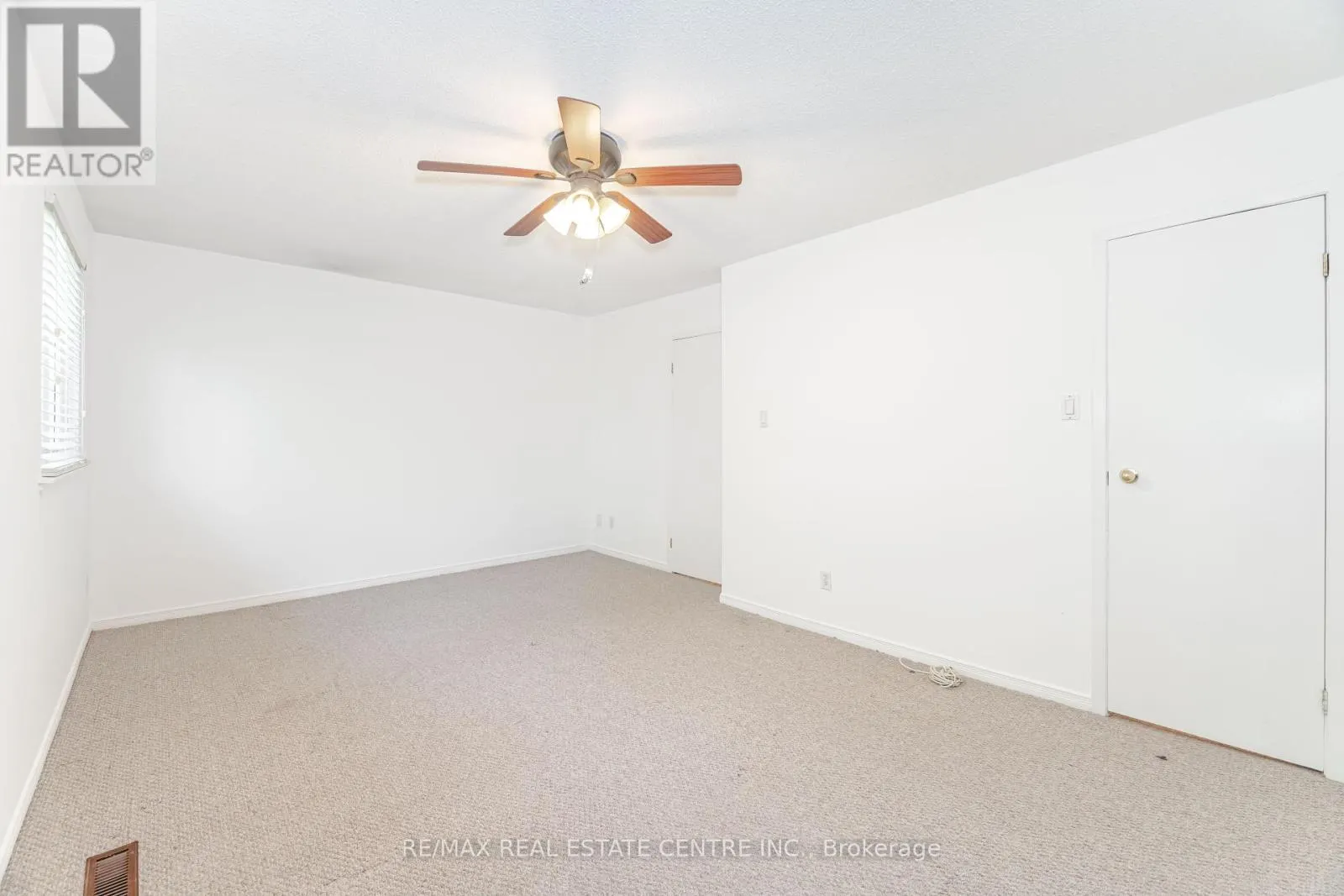 122 MOREGATE CRESCENT