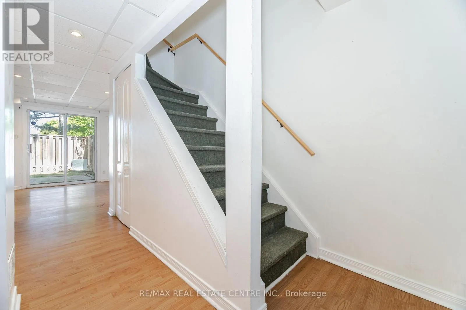 122 MOREGATE CRESCENT
