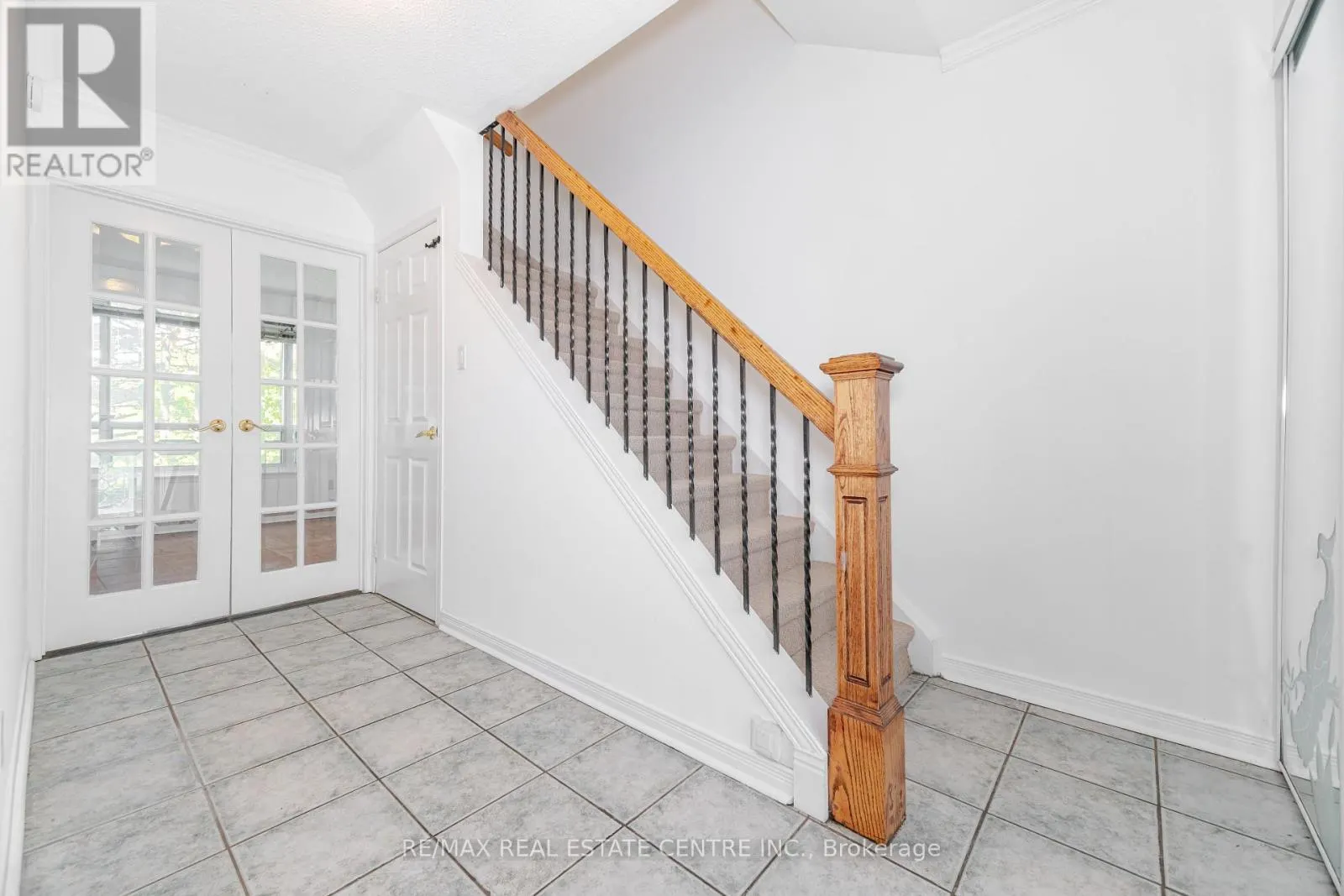 122 MOREGATE CRESCENT