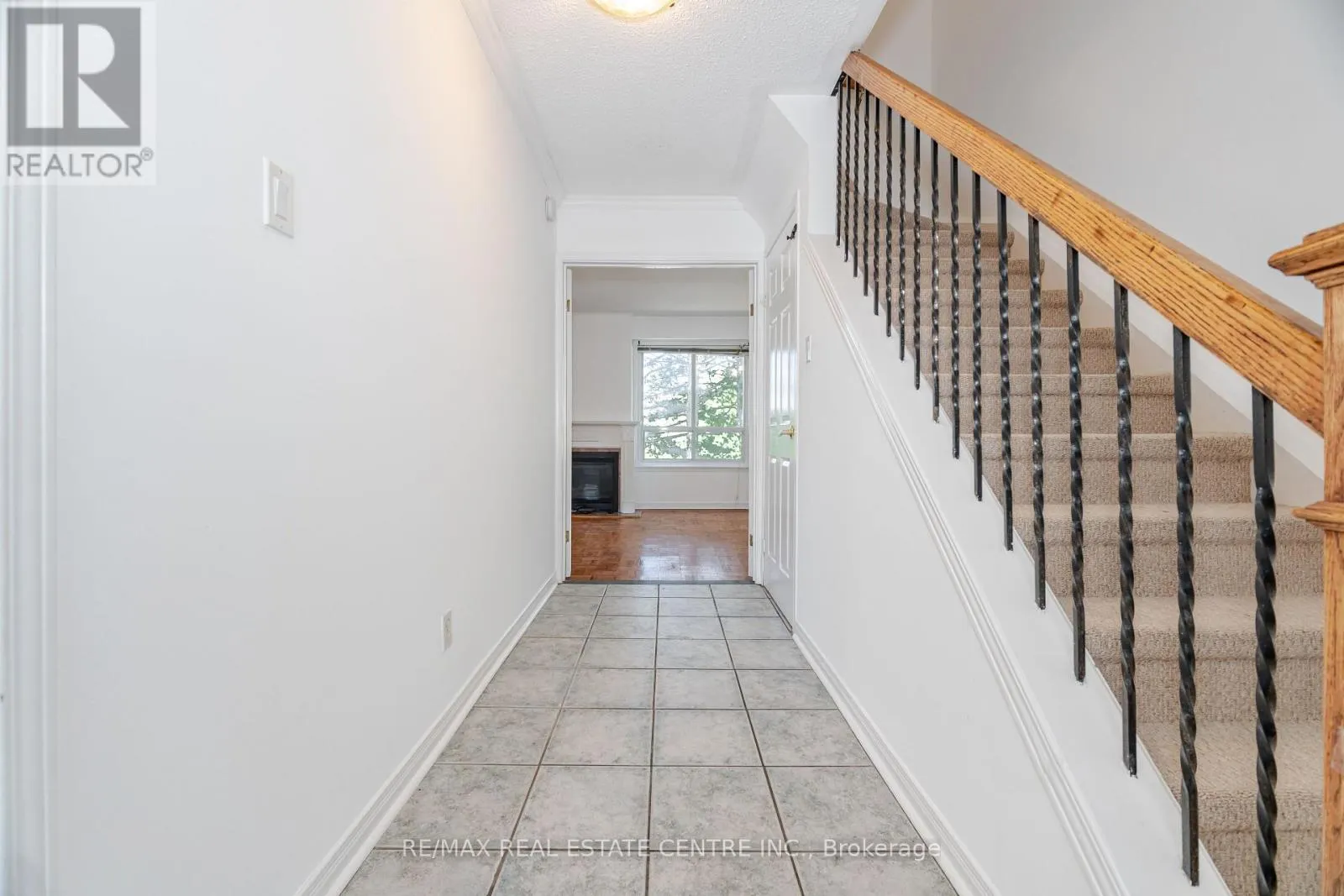 122 MOREGATE CRESCENT
