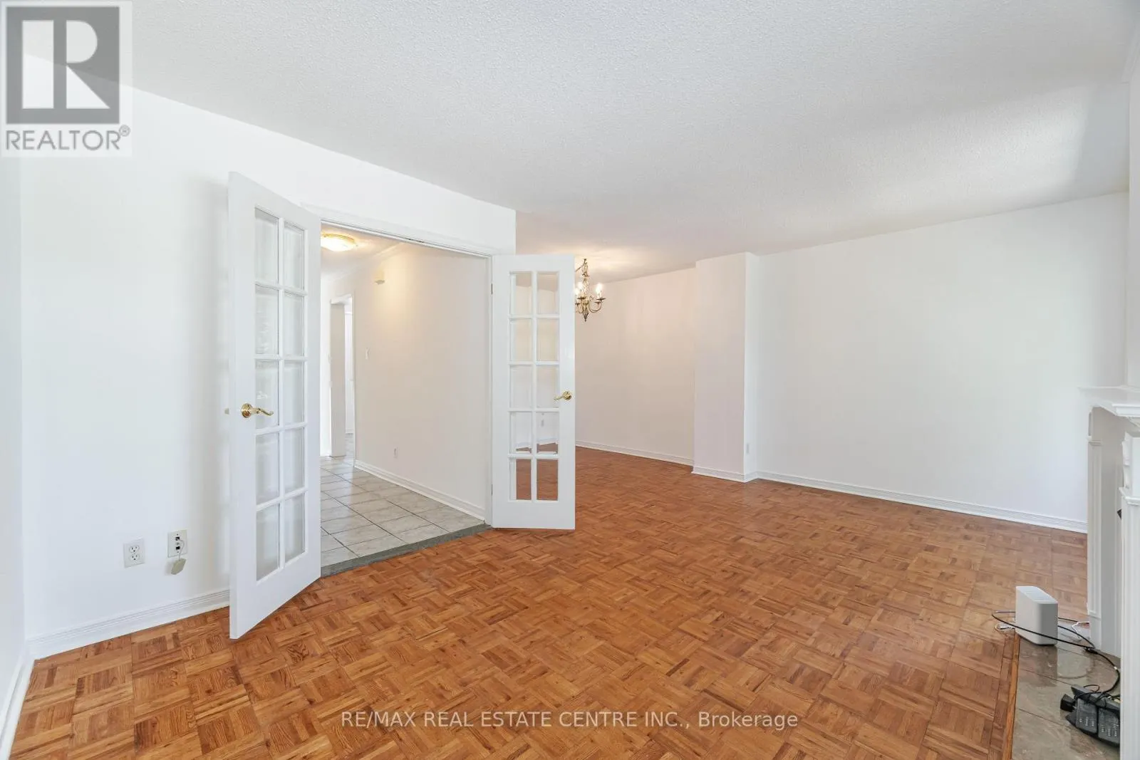 122 MOREGATE CRESCENT