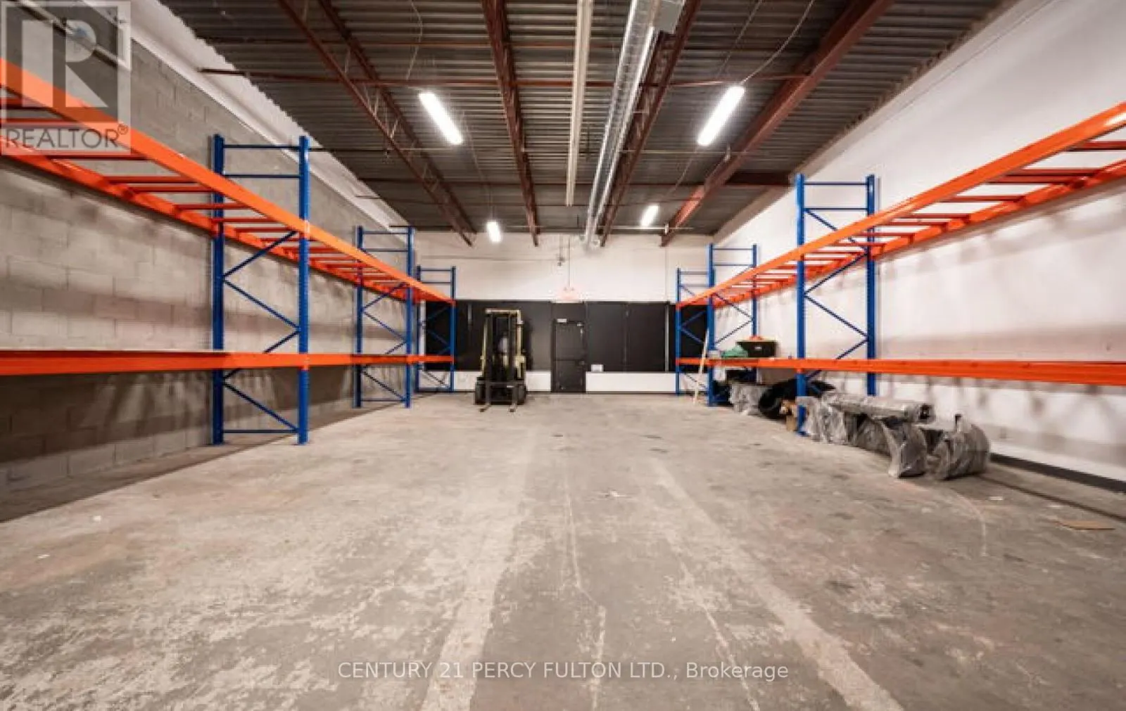 22 - 755 QUEENSWAY E