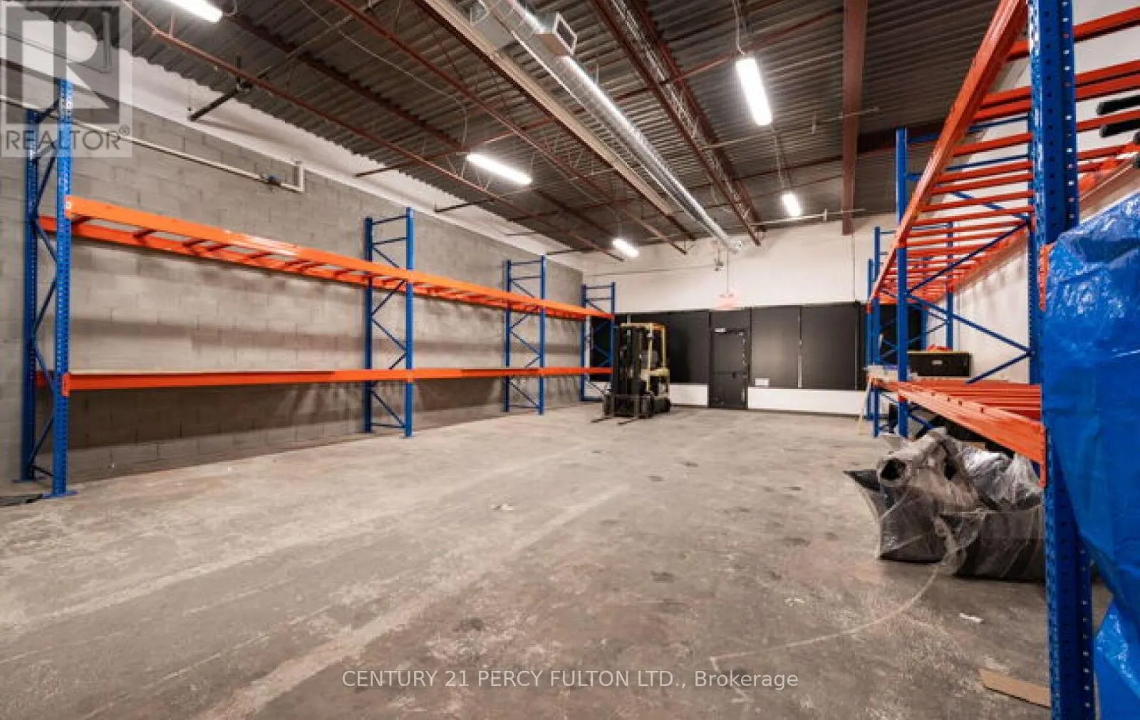 22 - 755 QUEENSWAY E