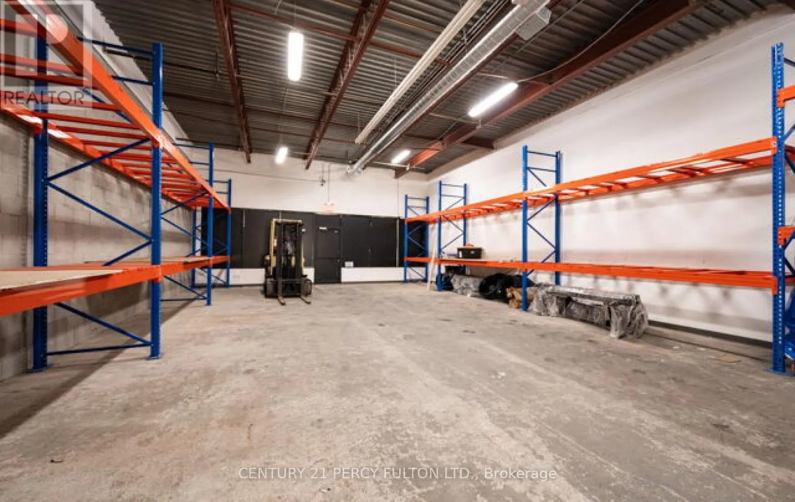 22 - 755 QUEENSWAY E