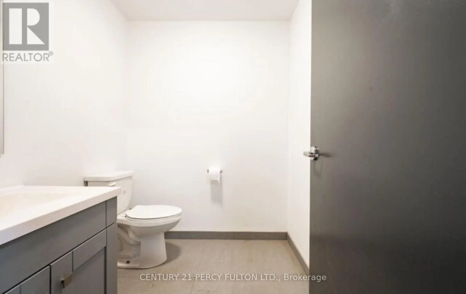 22 - 755 QUEENSWAY E