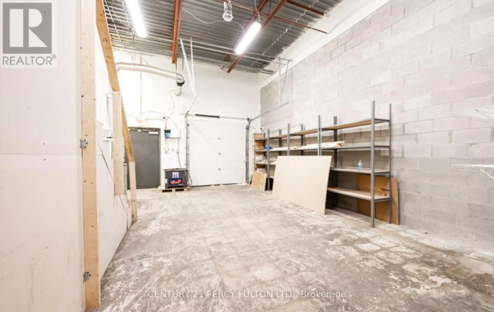 22 - 755 QUEENSWAY E