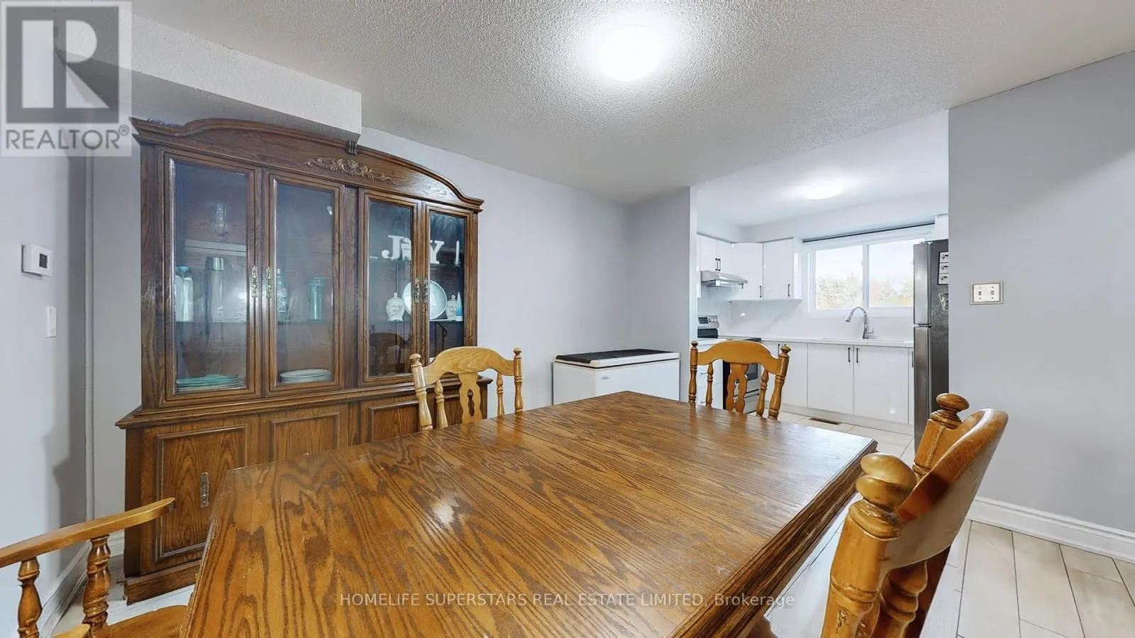 76 COLLINS CRESCENT