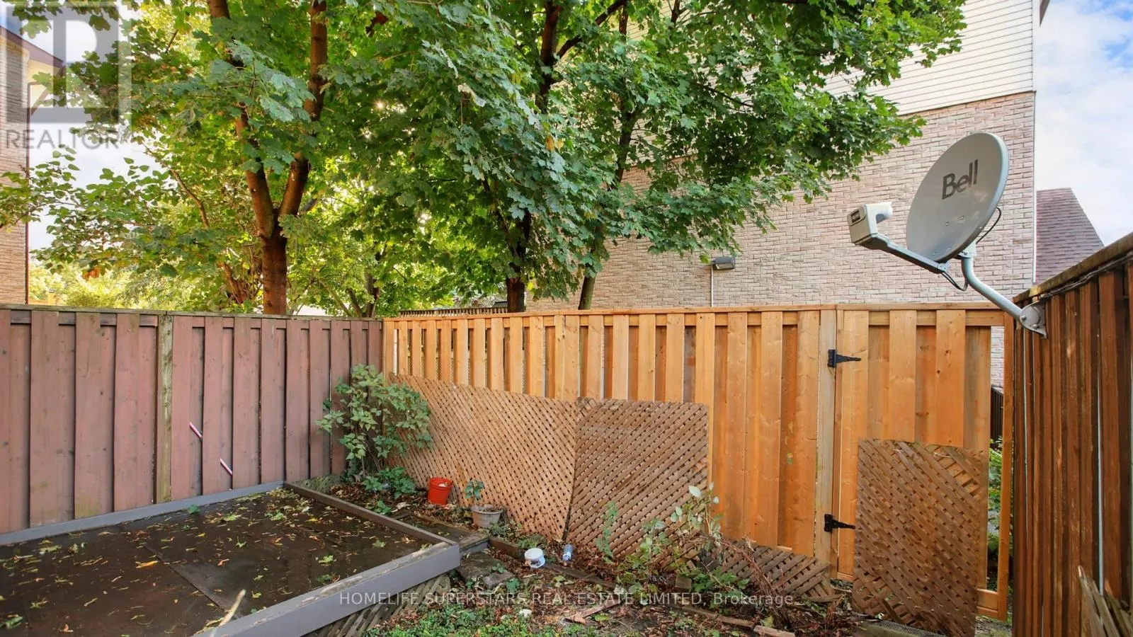 76 COLLINS CRESCENT