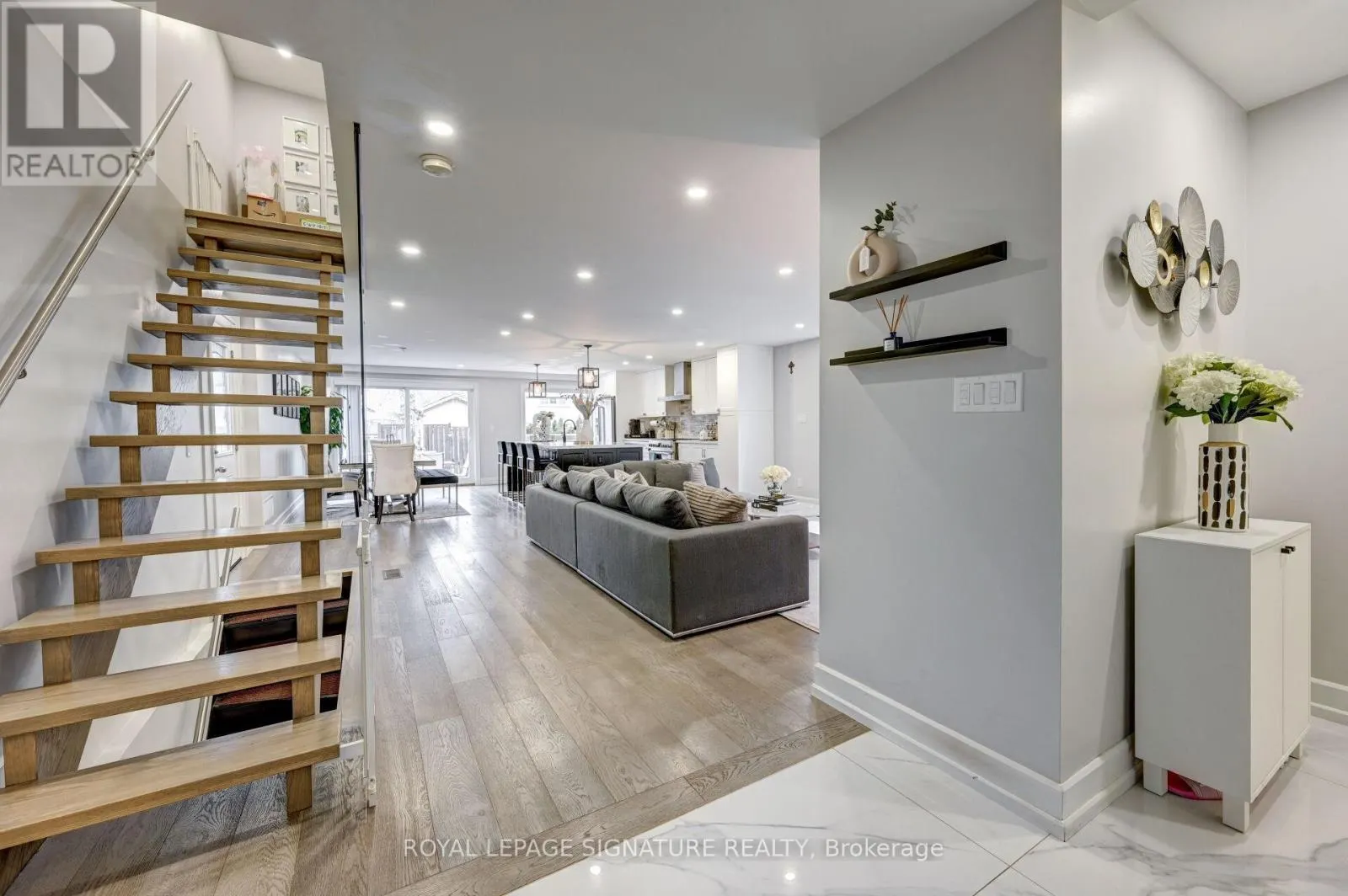 3035 SARACEN COURT