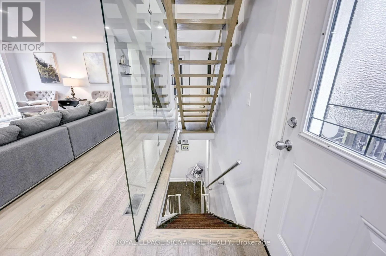 3035 SARACEN COURT