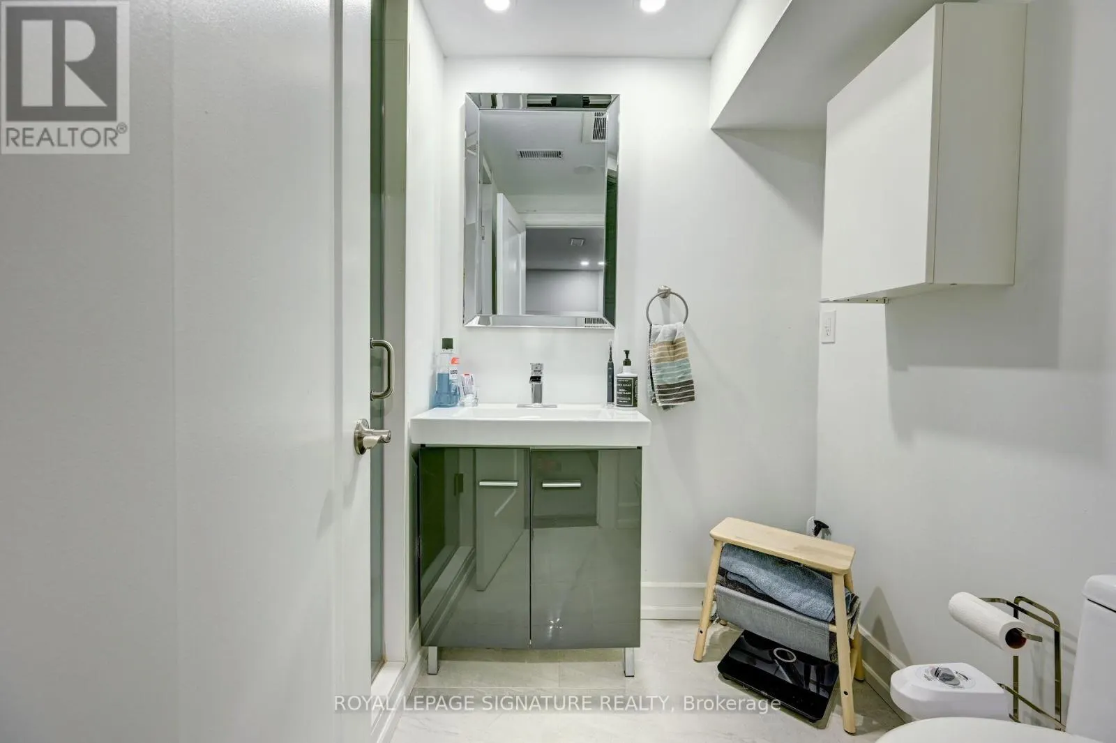 3035 SARACEN COURT