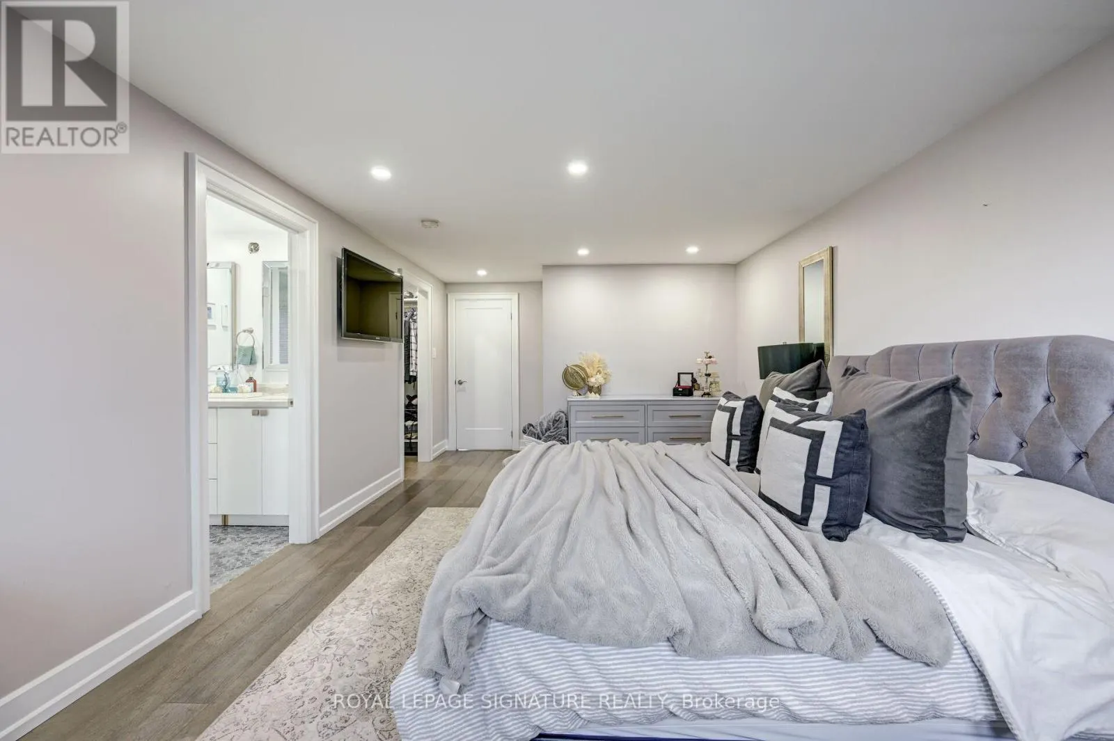 3035 SARACEN COURT