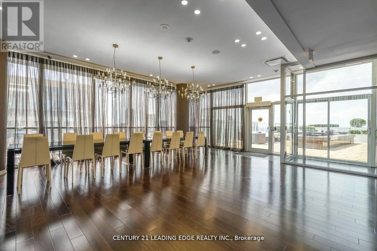 201 - 223 WEBB DRIVE S