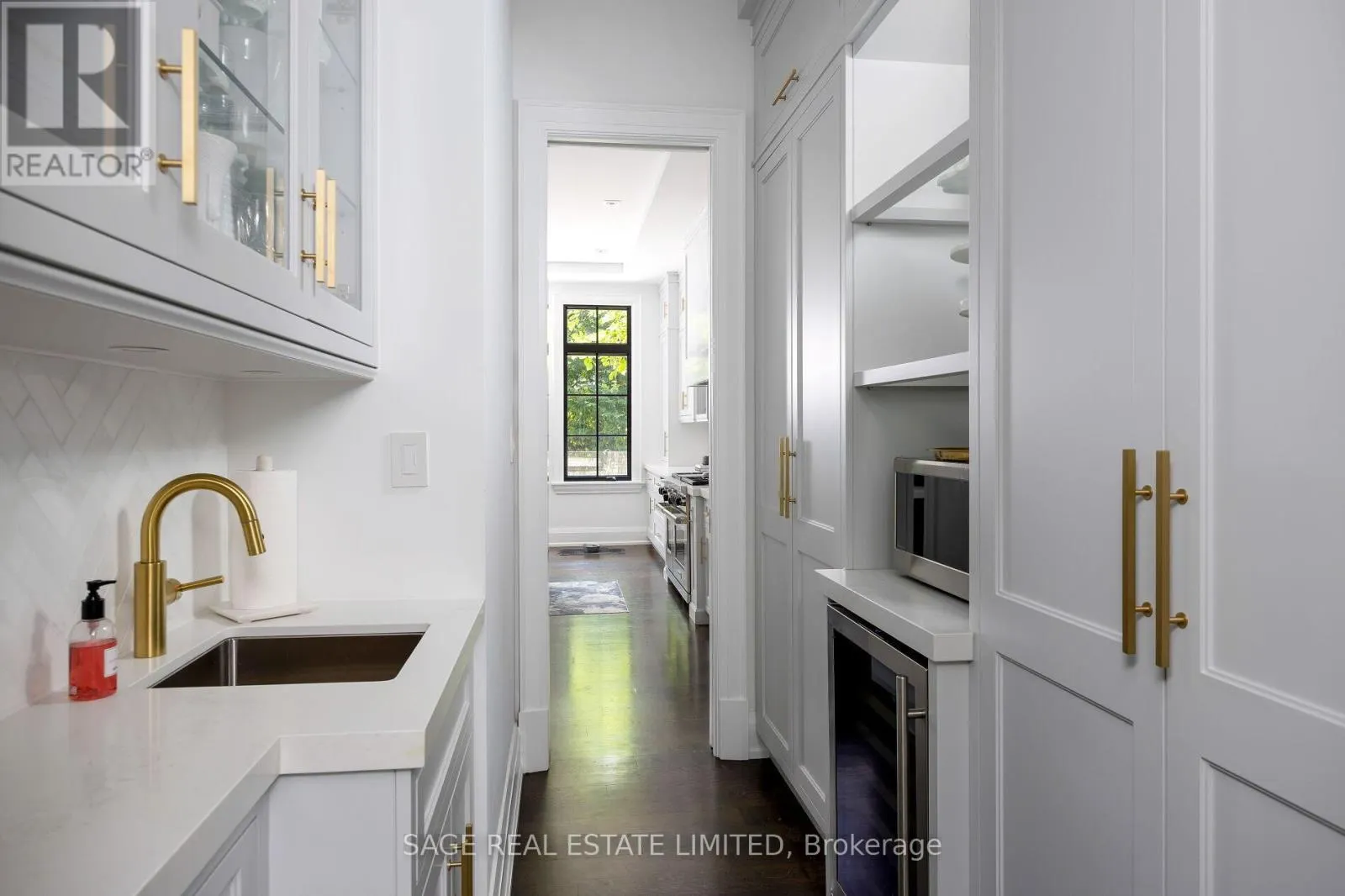 55 STRATH AVENUE