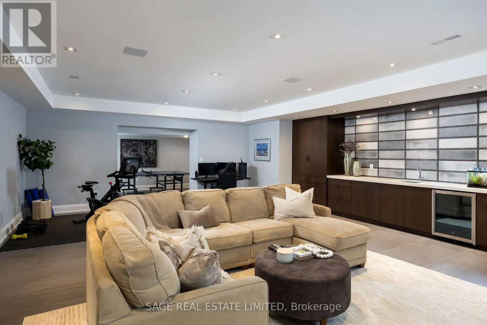 55 STRATH AVENUE