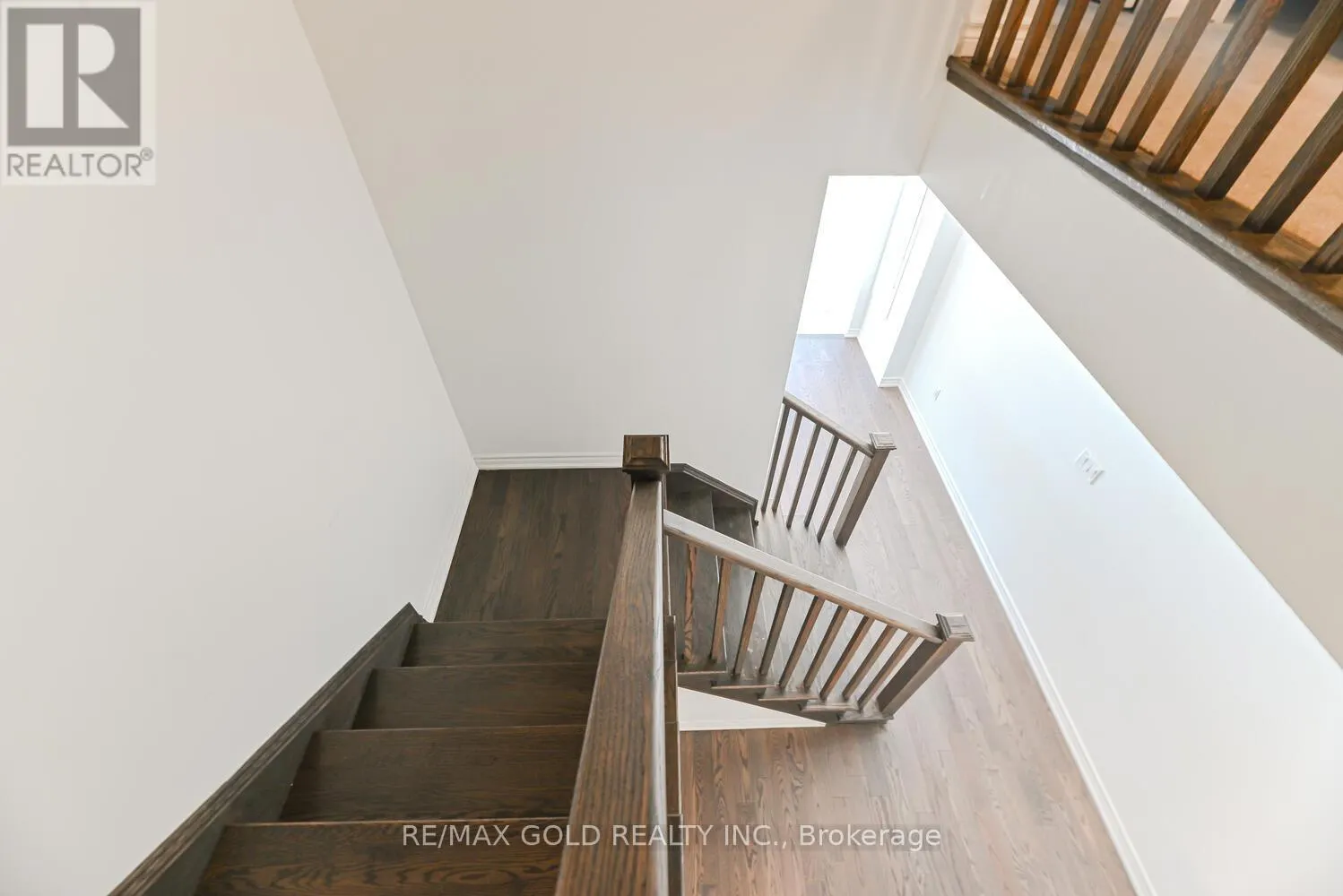 84 KEPPEL CIRCLE