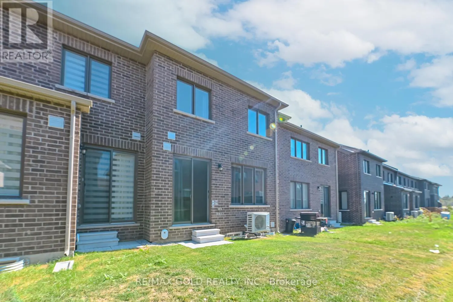 84 KEPPEL CIRCLE
