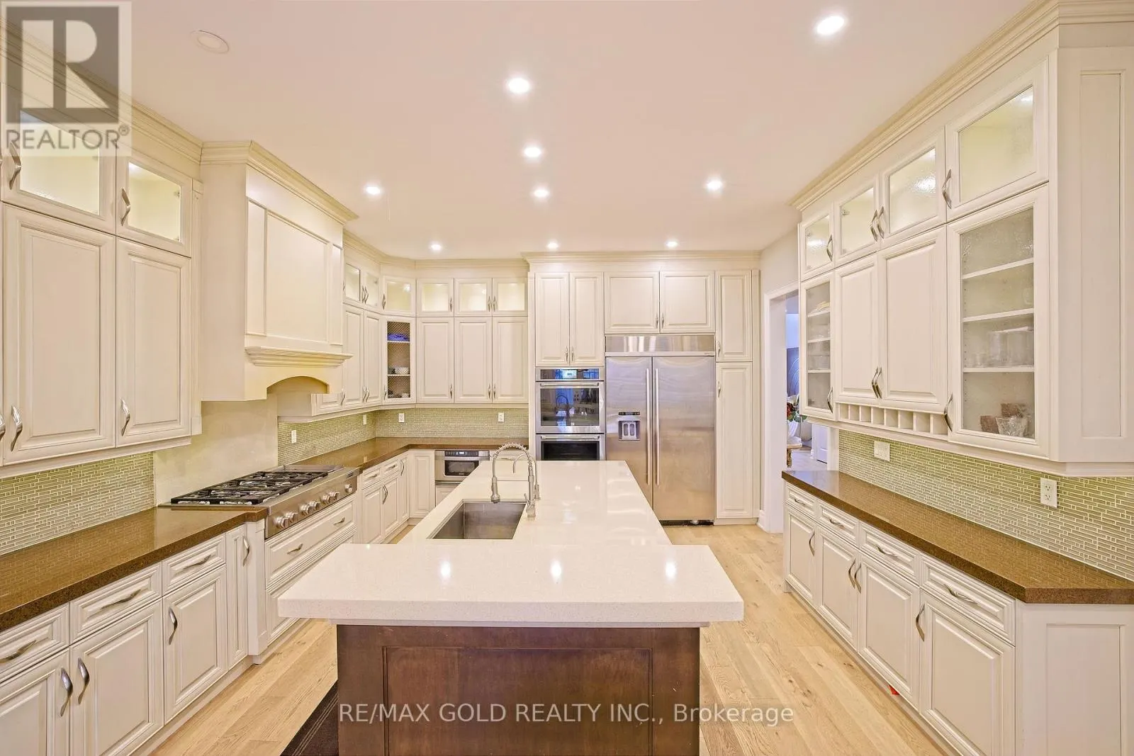 9 LAUDERHILL ROAD