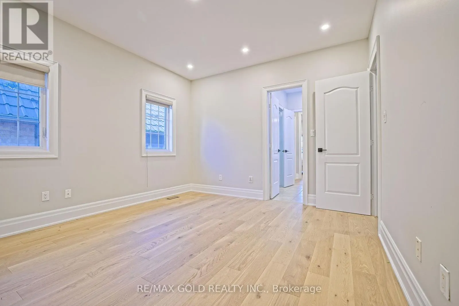 9 LAUDERHILL ROAD
