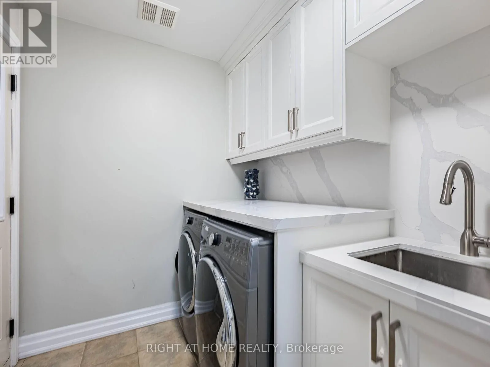 6 BERRYCREEK DRIVE