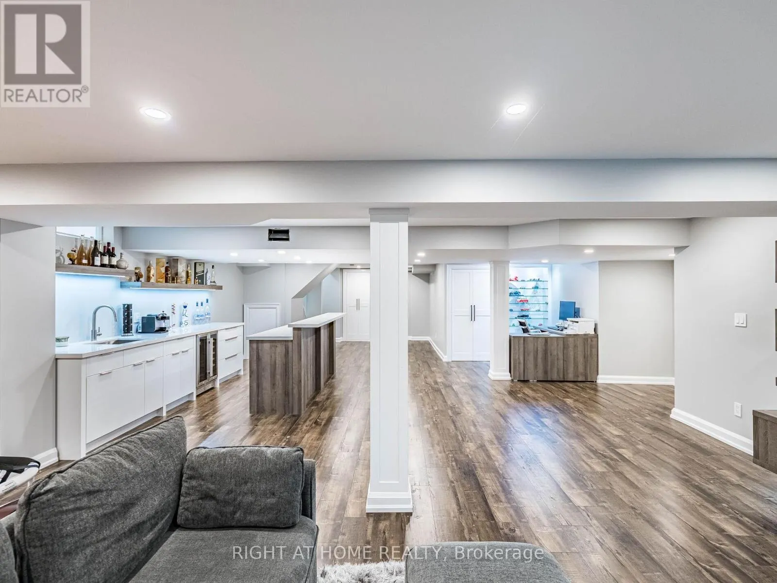 6 BERRYCREEK DRIVE