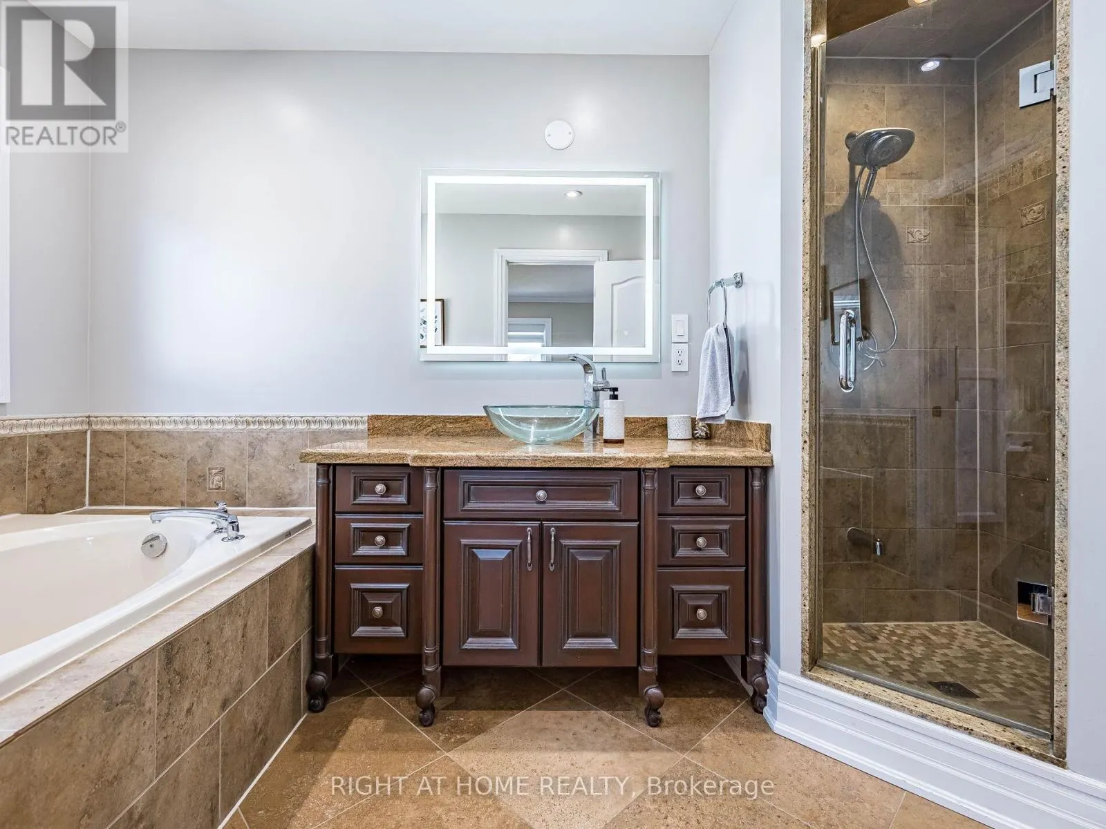 6 BERRYCREEK DRIVE