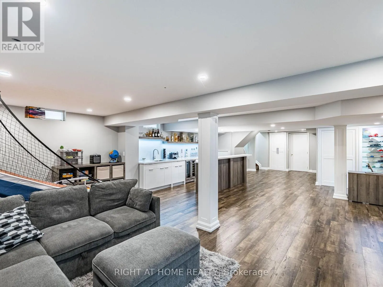 6 BERRYCREEK DRIVE