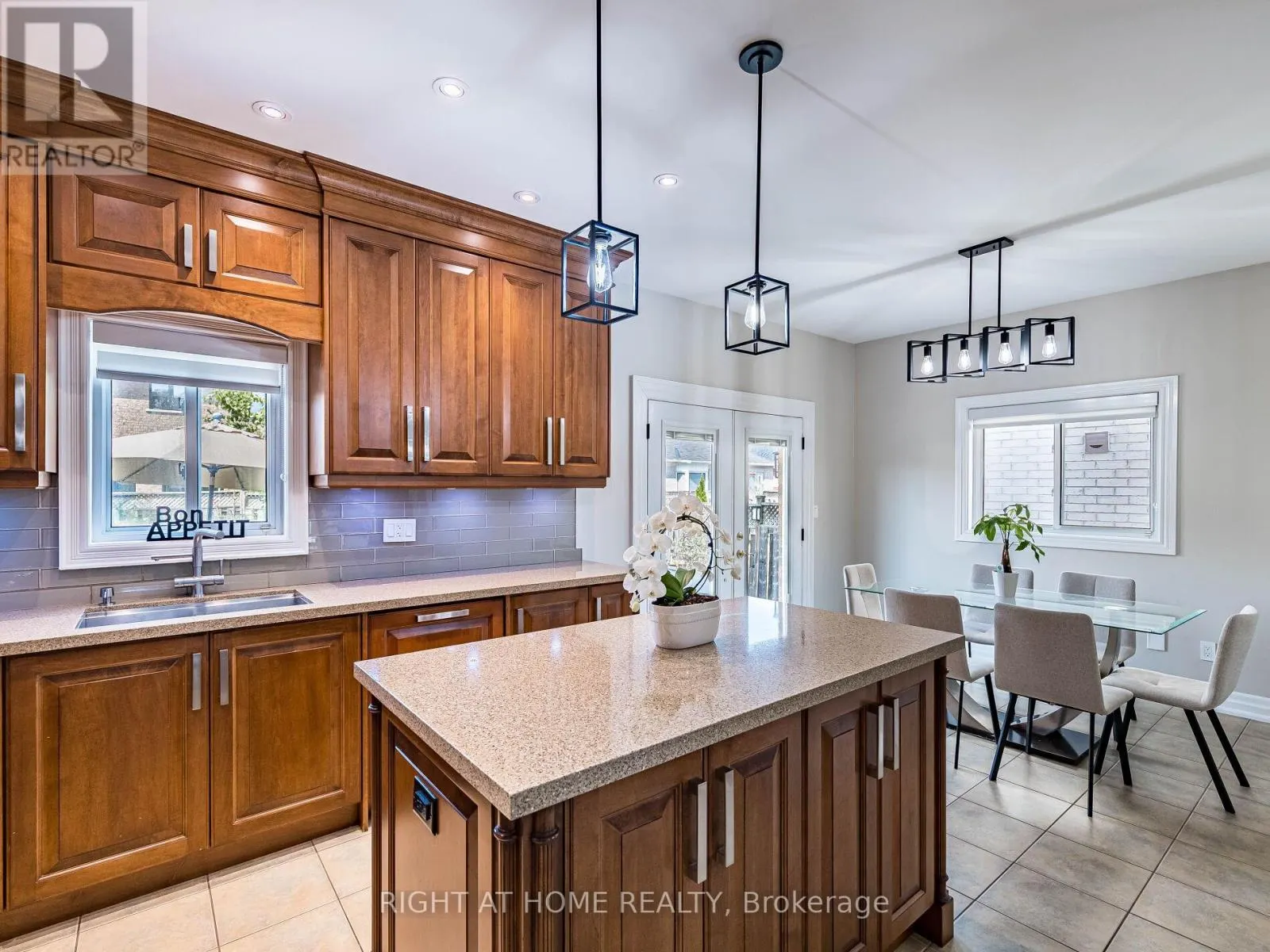 6 BERRYCREEK DRIVE