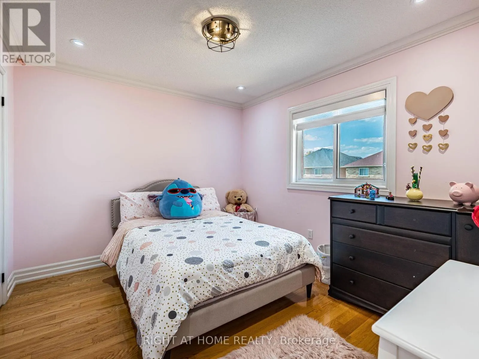 6 BERRYCREEK DRIVE