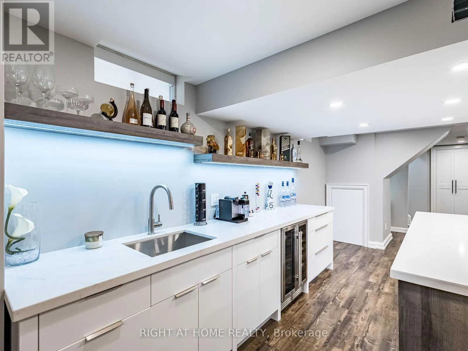 6 BERRYCREEK DRIVE