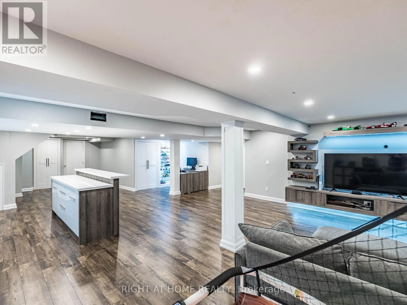 6 BERRYCREEK DRIVE