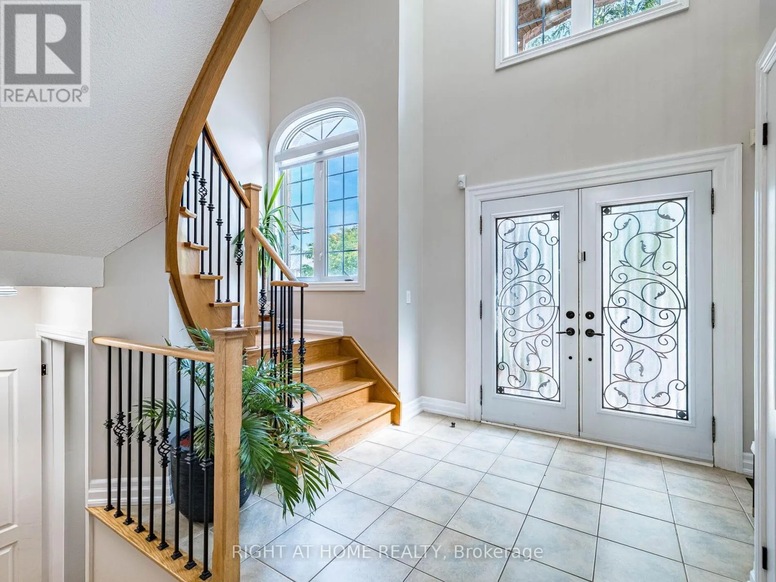 6 BERRYCREEK DRIVE
