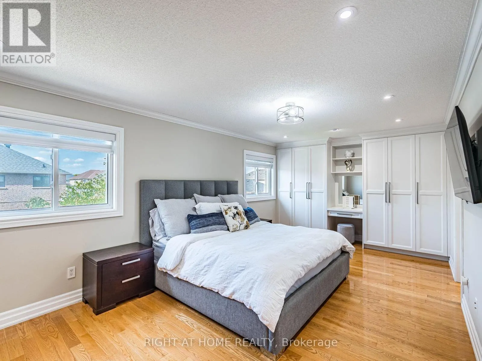 6 BERRYCREEK DRIVE