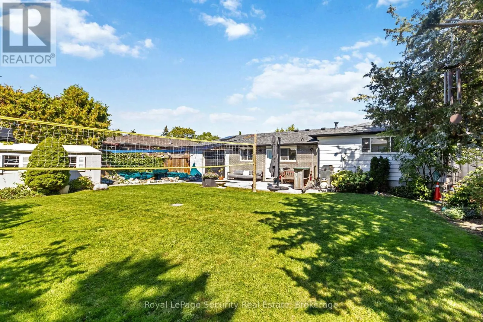 53 DUNBLAINE CRESCENT W