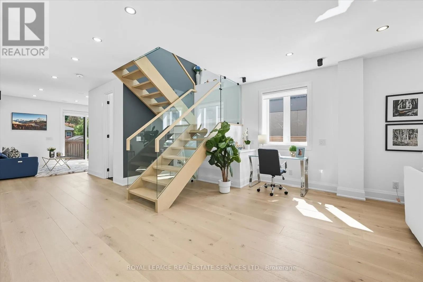 396 RIVER SIDE DRIVE