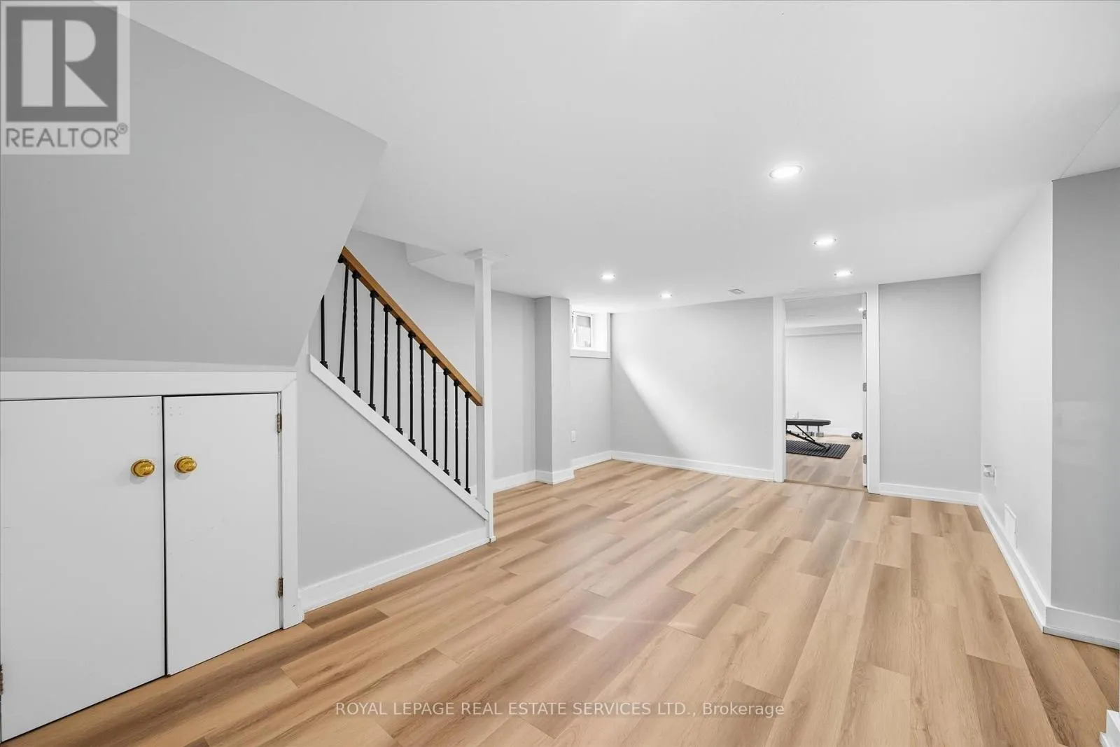 396 RIVER SIDE DRIVE