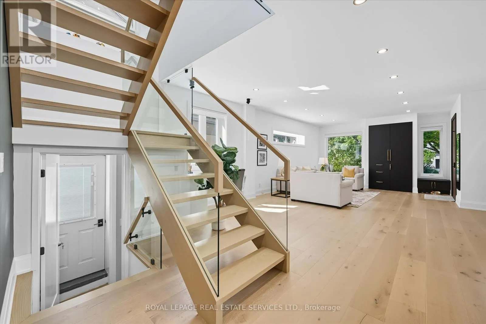 396 RIVER SIDE DRIVE