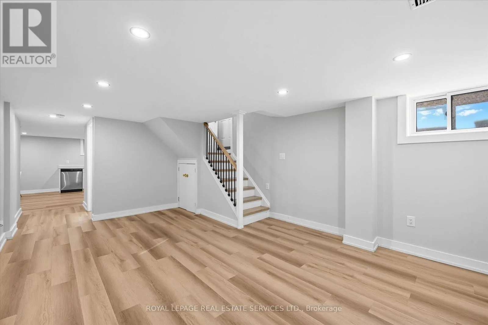 396 RIVER SIDE DRIVE