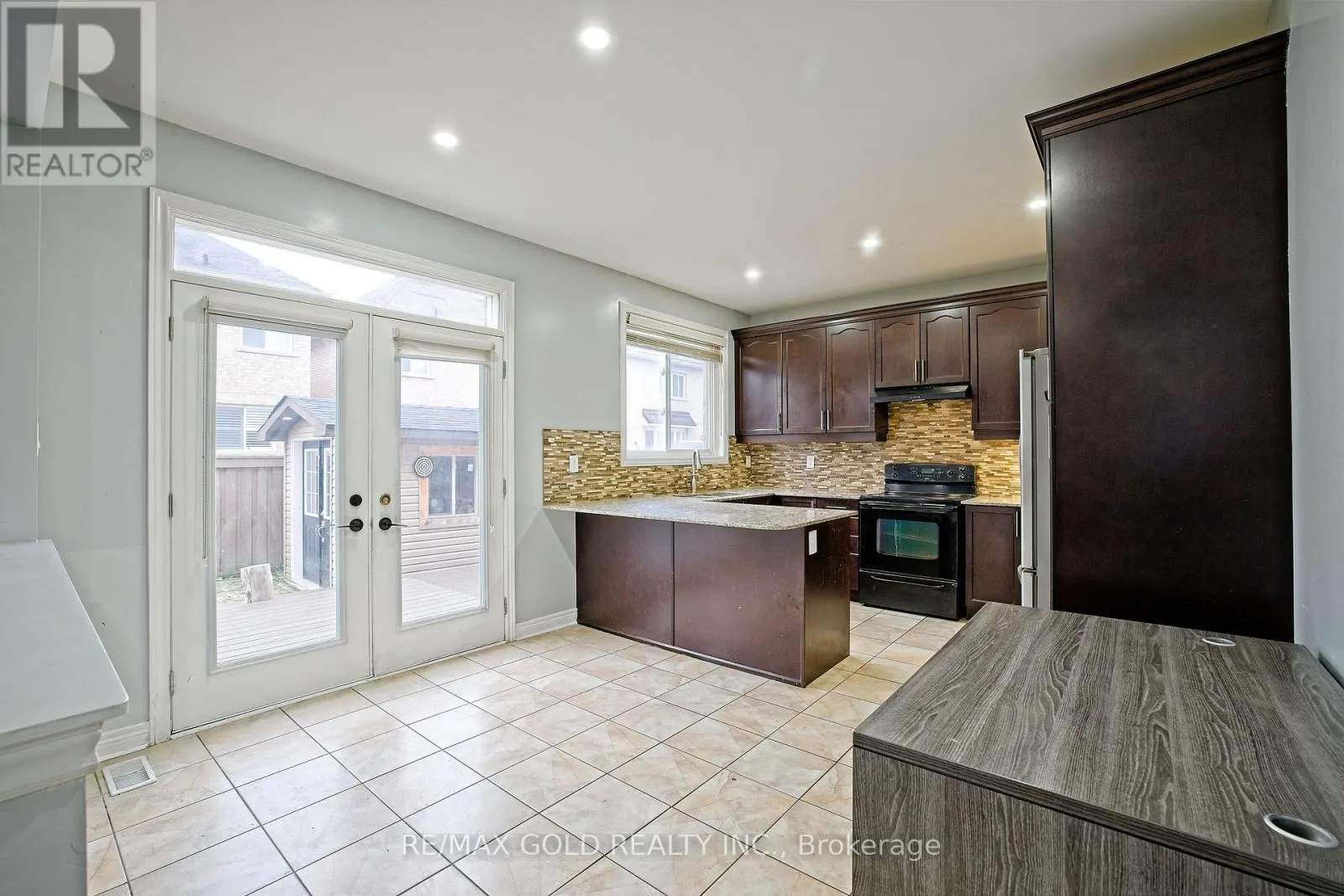 35 ABITIBI LAKE DRIVE